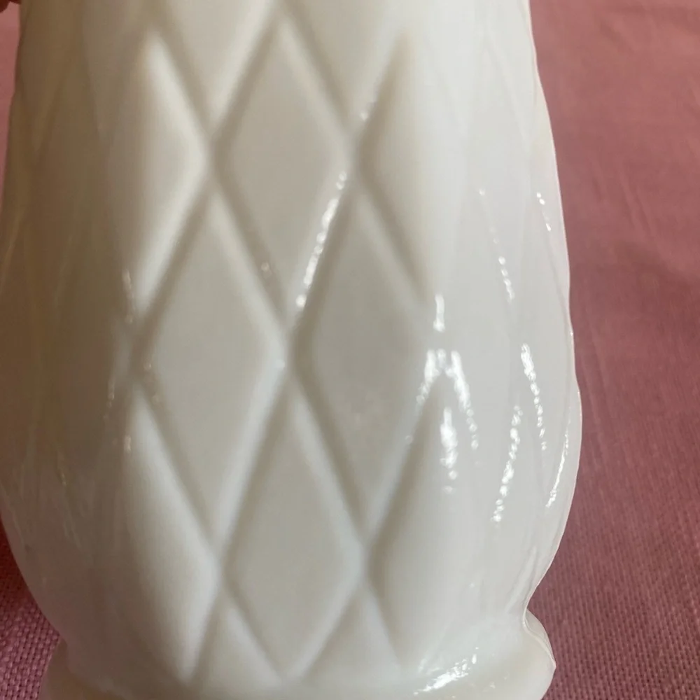 Vintage EO Brody Bud Vase White Milk Glass‎ Diamond Quilted Pattern 8 3/4